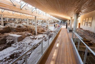 Tour en autobús arqueológico a las excavaciones de Akrotiri y la 
