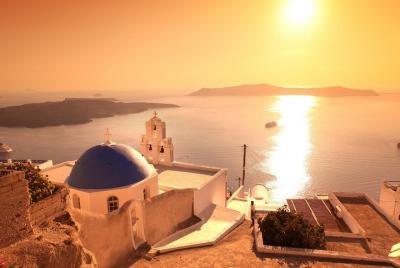 Santorini organiza excursión de un día 5 horas. Santorini organiza excursión de un día 5 horas.