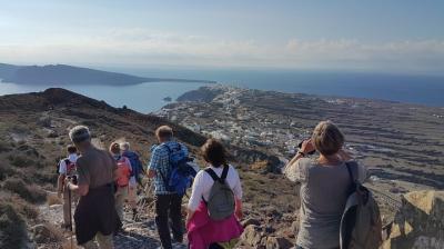 Caminata de la Caldera Fira de Santorini para grupos pequeños a O Caminata de la Caldera Fira de Santorini para grupos pequeños a O