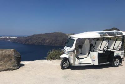 e-Tuk Santorini Fira VIP Panorama Tour y Kamari Beach