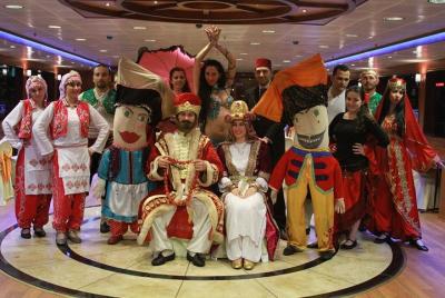 Crucero con cena Turnatour en el Bósforo con espectáculo tradicio Crucero con cena Turnatour en el Bósforo con espectáculo tradicio