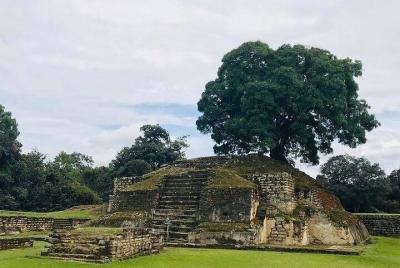 Recorrido por el mercado de Tecpán y las ruinas de Iximché Recorrido por el mercado de Tecpán y las ruinas de Iximché