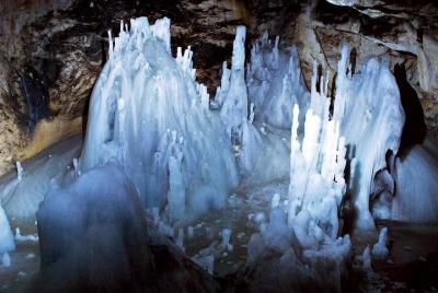 Cueva de hielo Scarisoara - tour de un día en monovolumen desde O