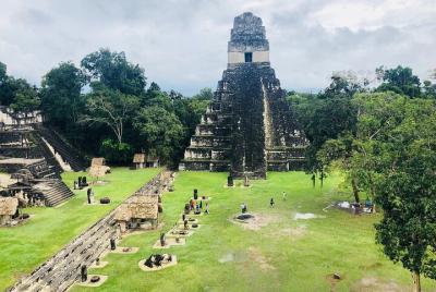 Excursión de un día a Tikal Ruins desde Flores Excursión de un día a Tikal Ruins desde Flores