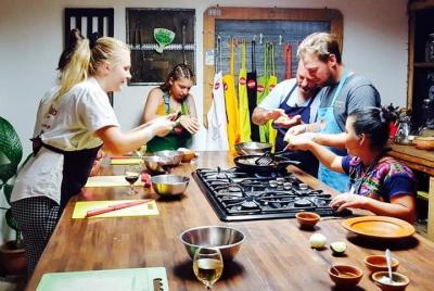 Mercado de Antigua, clase de cocina y el ChocoMuseo desde la ciud