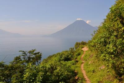 Caminata alrededor del lago Atitlán Caminata alrededor del lago Atitlán