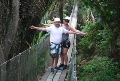 Divertida aventura de canopy y parque de animales