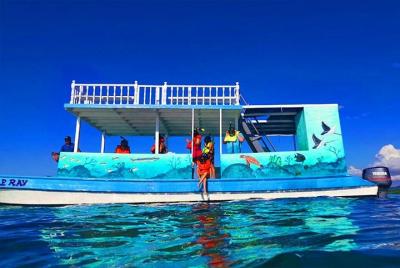 Naufragio privado en catamarán de Roatán, canal azul y estrella d