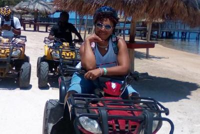 Excursión en tierra: recorra Roatán en sus propias bicicletas ATV