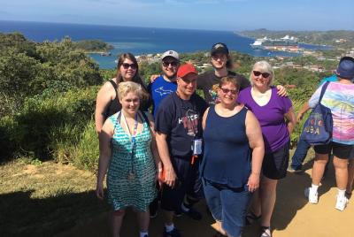 Excursión por la costa: recorrido a pie por la ciudad de Roatán y