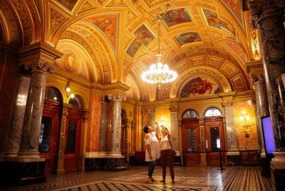 Withlocals Historic Budapest: tour seguro y privado de la era de  Withlocals Historic Budapest: tour seguro y privado de la era de