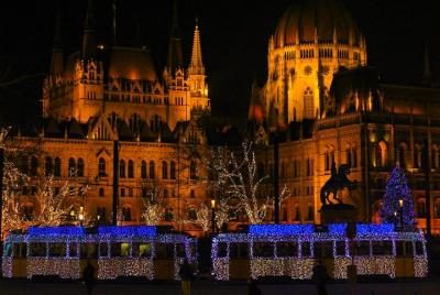 Excursión del mercado navideño de Budapest con cata de vinos