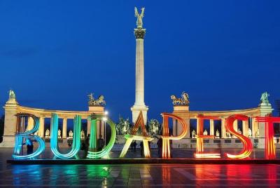 Servicio de minibús barato Transfer al aeropuerto Budapest al hot