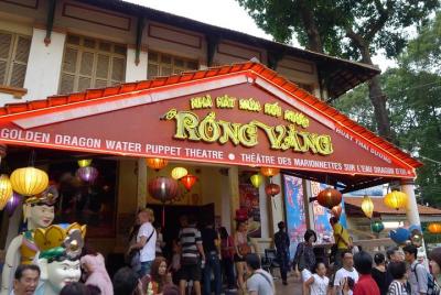 Espectáculo tradicional de marionetas de agua y cena en crucero