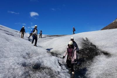 Paseo del glaciar Vatnajökull desde Hali