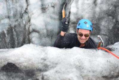 Escalada en hielo y excursión de un día a los glaciares desde Rey