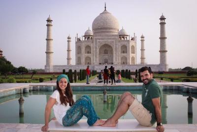Tour privado: día completo Taj Mahal Sunrise desde Agra Tour privado: día completo Taj Mahal Sunrise desde Agra