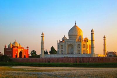 Excursión privada de día completo al Taj Mahal y Agra con Fatehpu Excursión privada de día completo al Taj Mahal y Agra con Fatehpu