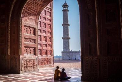Tour de medio día por el Taj Mahal y el fuerte de Agra en Tuk Tuk