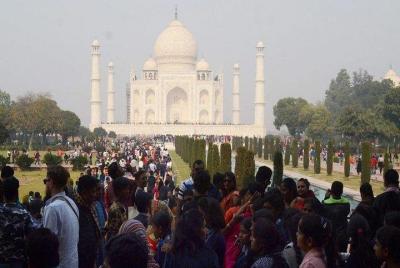 Reserva entradas para el Taj Mahal, Agra Fort y guía turística