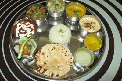 Agra en mi plato junto con Taj Mahal Sunrise Tour