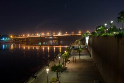 Ahmedabad Night Walk (2 horas de visita guiada a pie) Ahmedabad Night Walk (2 horas de visita guiada a pie)