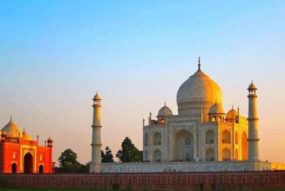 Tour de un día en el Taj Mahal desde el hotel o la estación de tr