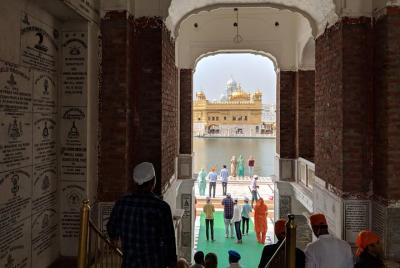 Amritsar: visita a Golden Temple y Wagah Border con recogida y re