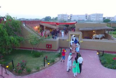 Tour de un día por el fuerte de Gobindgarh y Sada Pind Tour de un día por el fuerte de Gobindgarh y Sada Pind