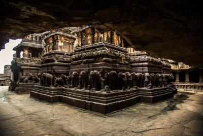 Antiguas cuevas budistas de Ajanta y Ellora de Aurangabad