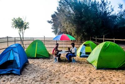 Experimente el camping en la playa