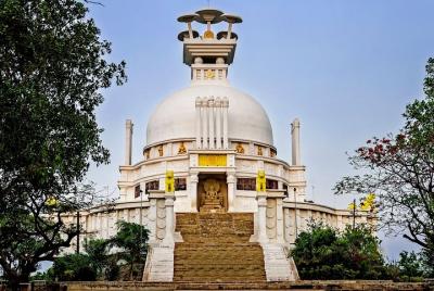 Descubra Dhauli Shanti Stupa Bhubaneswar (visita guiada de medio 