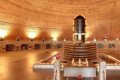 Viaje para visitar Isha Yoga Center desde Coimbatore Viaje para visitar Isha Yoga Center desde Coimbatore