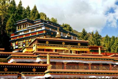 Descubra los senderos espirituales de Gangtok (visita guiada a pie de 2 horas) Descubra los senderos espirituales de Gangtok (visita guiada a pie de 2 horas)