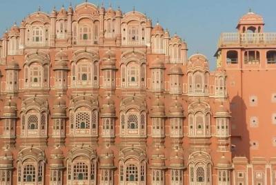 Tour de tres días al Triángulo Dorado desde Goa con vuelo de ida 