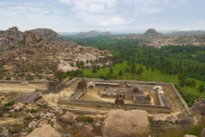 Patrimonio y Paseo Cultural de Hampi (2 horas de visita guiada a pie) Patrimonio y Paseo Cultural de Hampi (2 horas de visita guiada a pie)