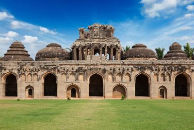 Camina por el tiempo en Hampi (2 horas de visita guiada a pie) Camina por el tiempo en Hampi (2 horas de visita guiada a pie)
