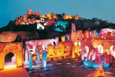 Golconda Fort Sound y Light Show de Hyderabad con transporte privado Golconda Fort Sound y Light Show de Hyderabad con transporte privado