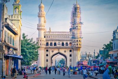 Patrimonio y Paseo Cultural de Hyderabad (2 horas de visita guiada a pie) Patrimonio y Paseo Cultural de Hyderabad (2 horas de visita guiada a pie)