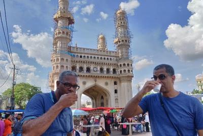 Visita guiada en línea en vivo de 1 hora por la ciudad vieja de Hyderabad Visita guiada en línea en vivo de 1 hora por la ciudad vieja de Hyderabad