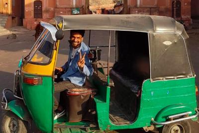 Excursión de un día a Jaipur con tuk tuk