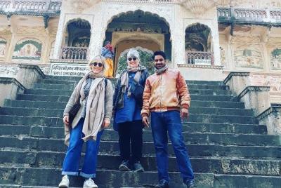 Jaipur visto de lado y tour de compras.