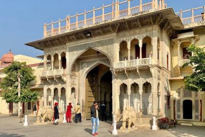 Excursión privada de día completo a Jaipur a través de TukTuk