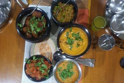 Clase de cocina privada de 2 horas en Jaipur con recogida en el h