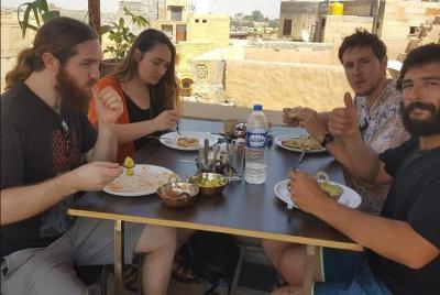 Aprender a cocinar en Jaislamer: una actividad guiada