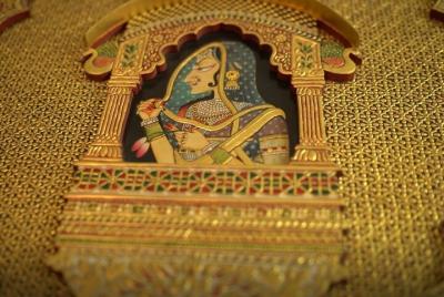 Taller privado de pintura en relieve de oro en Jodhpur