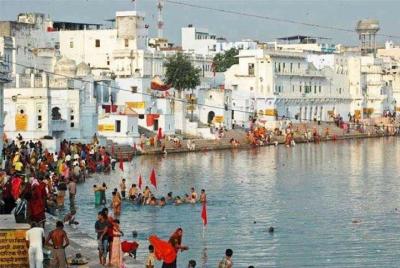 Traslado privado desde Jodhpur a Jaipur Via Pushkar