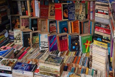 Pasea por la calle del libro popular