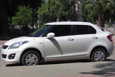 Traslado del aeropuerto de Kolkata al hotel en automóvil privado