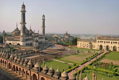 Lucknow City Tour (Recogida desde el hotel) Lucknow City Tour (Recogida desde el hotel)
